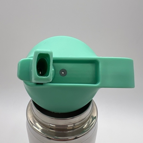 HYDRO FLASK  WHITE AND SEAFOAM GREEN 20 OUNCE INSULATED WATER BOTTLE - Picture 7 of 14